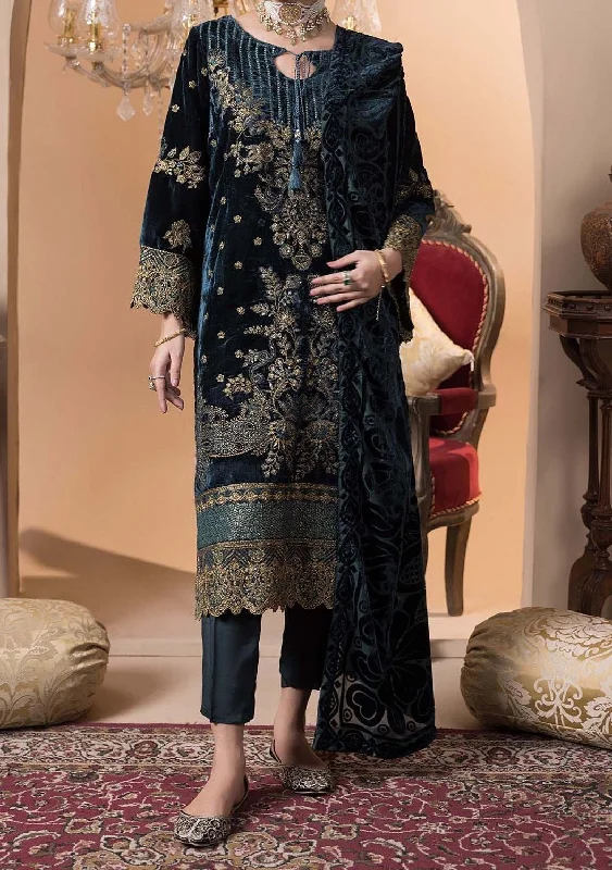 Adan's Libas Plachi Pakistani Velvet Dress