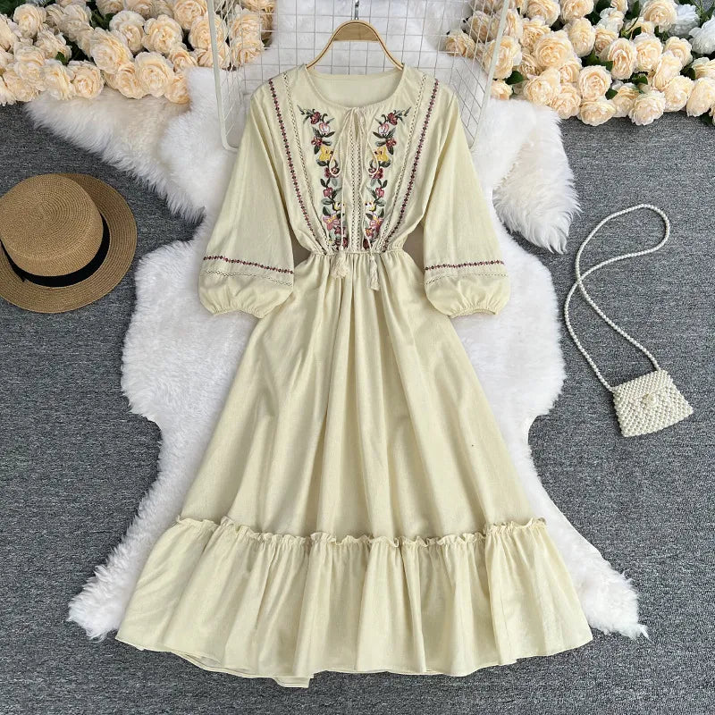 French Style Woman Retro Dress Long Sleeve Embroidery Vestido Floral O-neck Chick Woman Dress